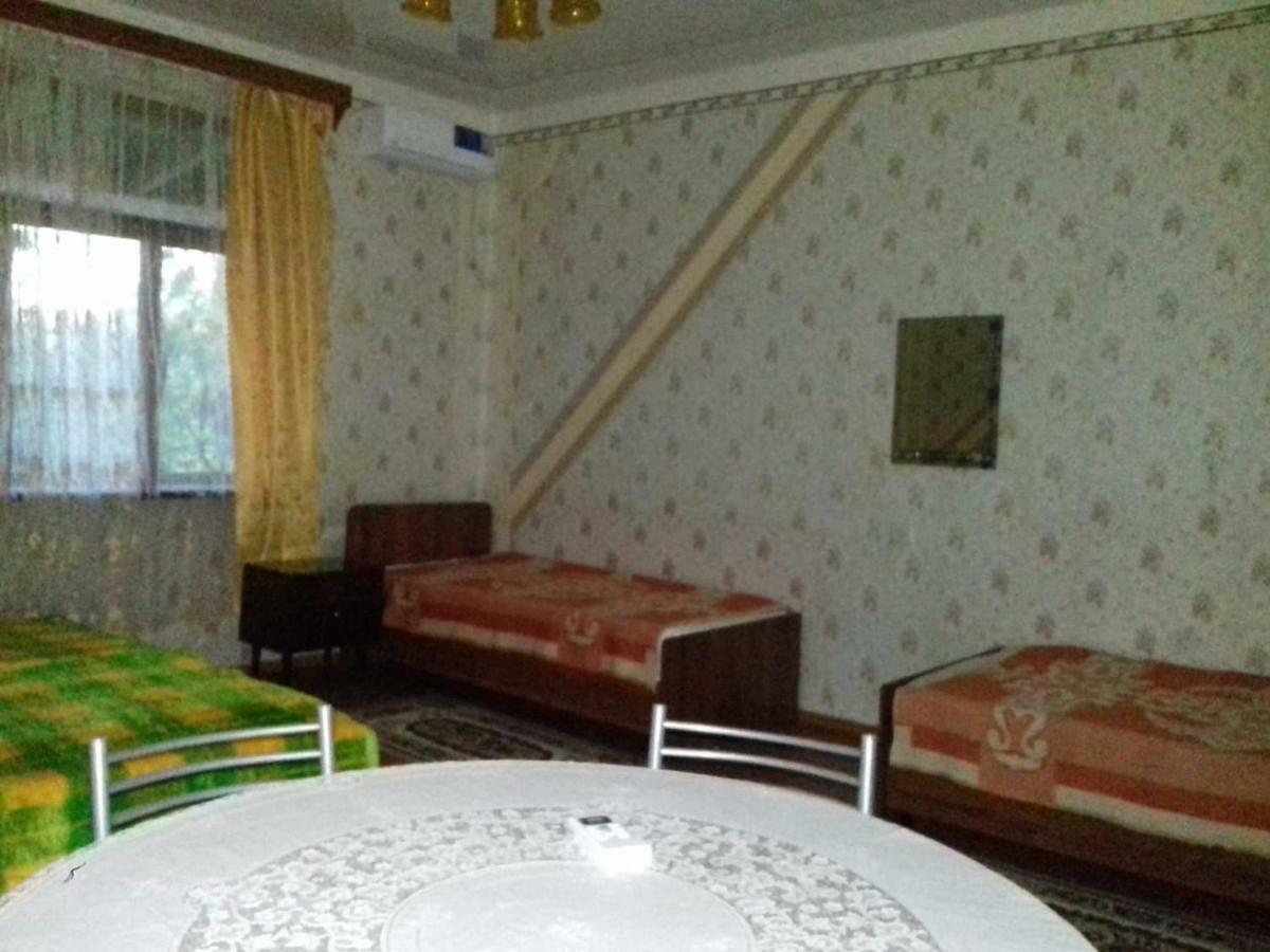 Guesthouse At Oleg'S Zolotoy Bereg Goudaouta Extérieur photo